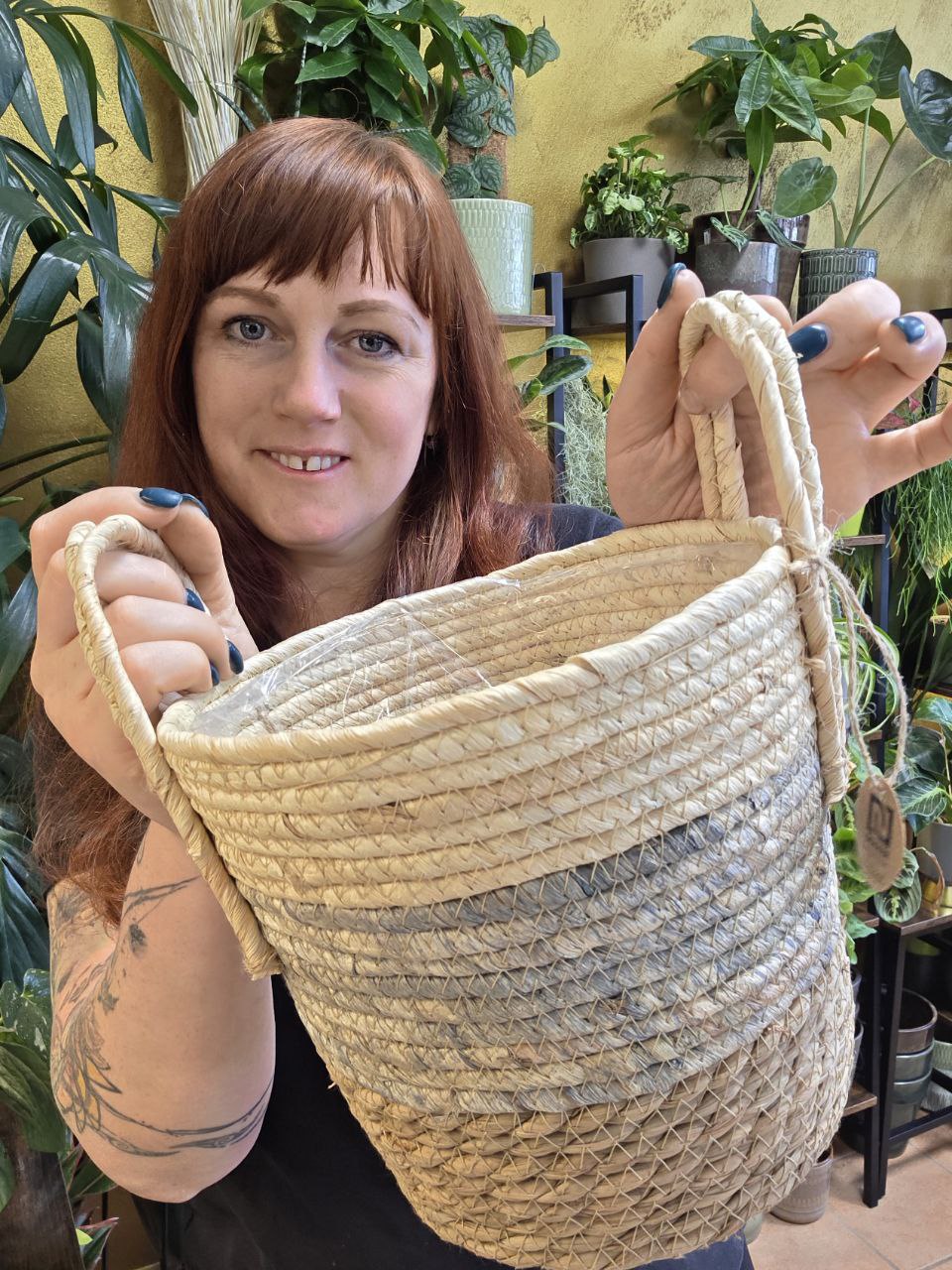 Obal na květináč ⌀ 19 cm z mořské trávy tři odstíny a velké ucha Lucka