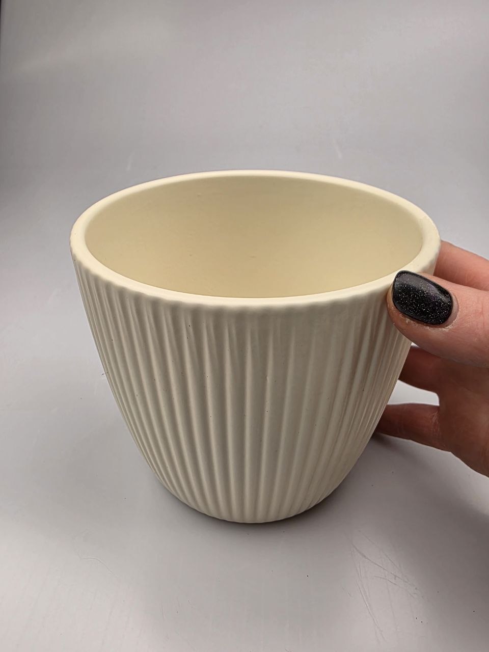 Keramický obal se strukturou proužků na průměr 12 cm