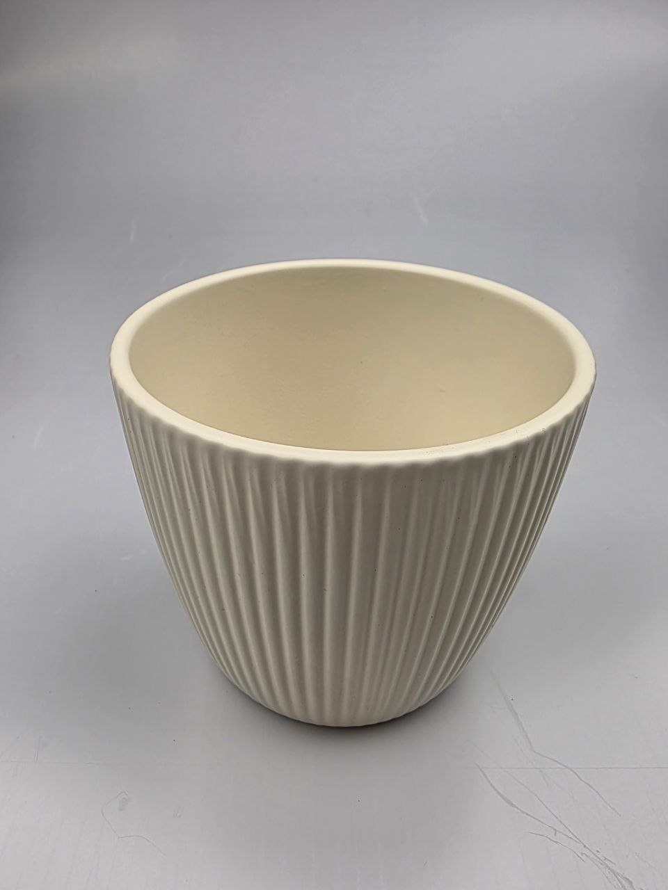 Keramický obal se strukturou proužků na průměr 12 cm