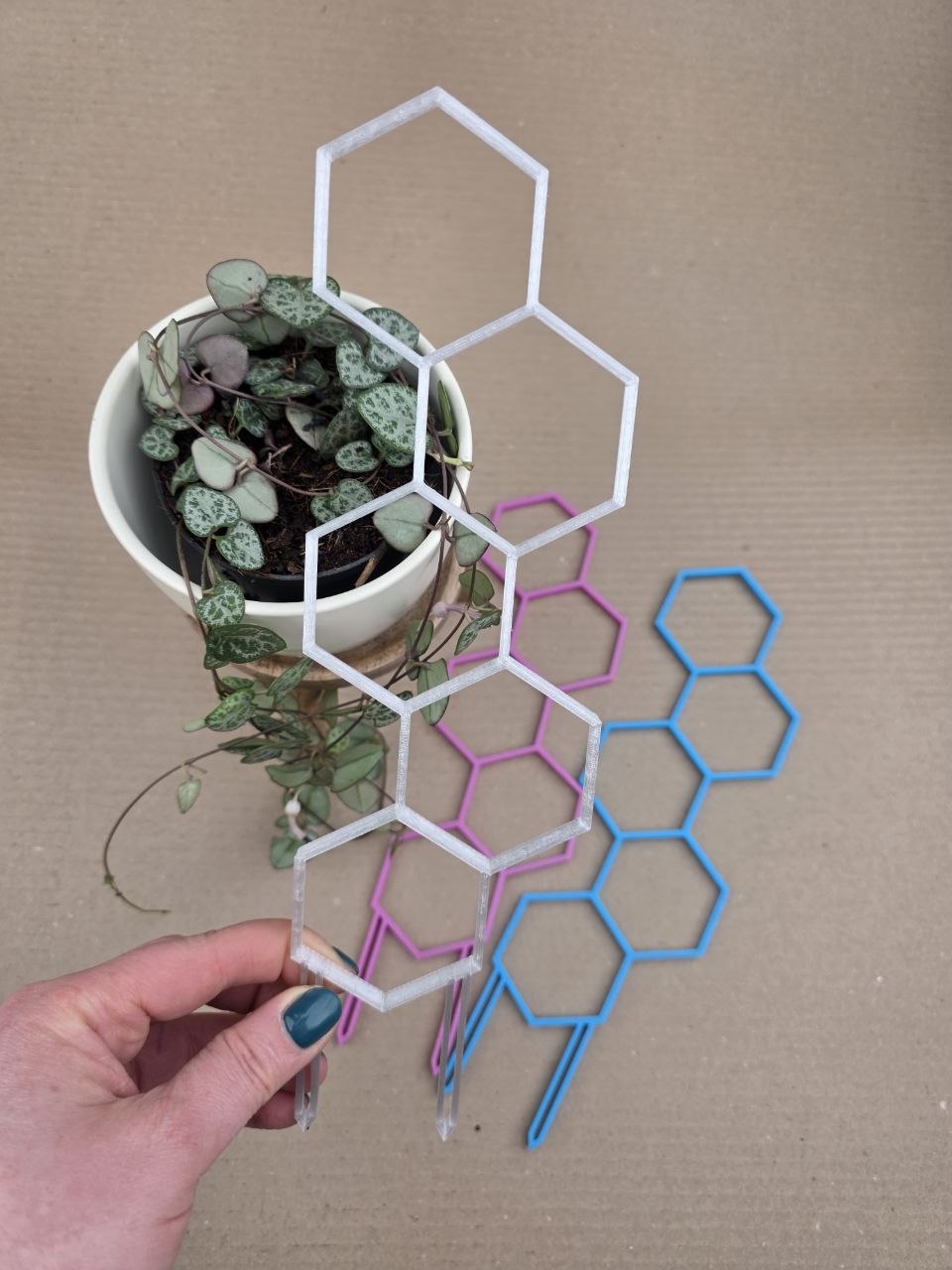 Opora mřížka 3D tisk barevná na drobné květiny