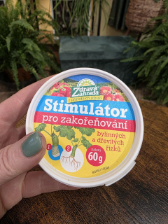 Práškový stimulátor pro zakořeňování bylinných a dřevitých řízků 60 g