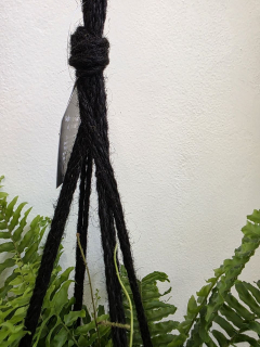 Závěsný macramé závěs z přírodního tmavého vlákna