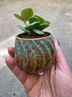 Keramický obal rustikální hnědo modrý na pr. 6 cm